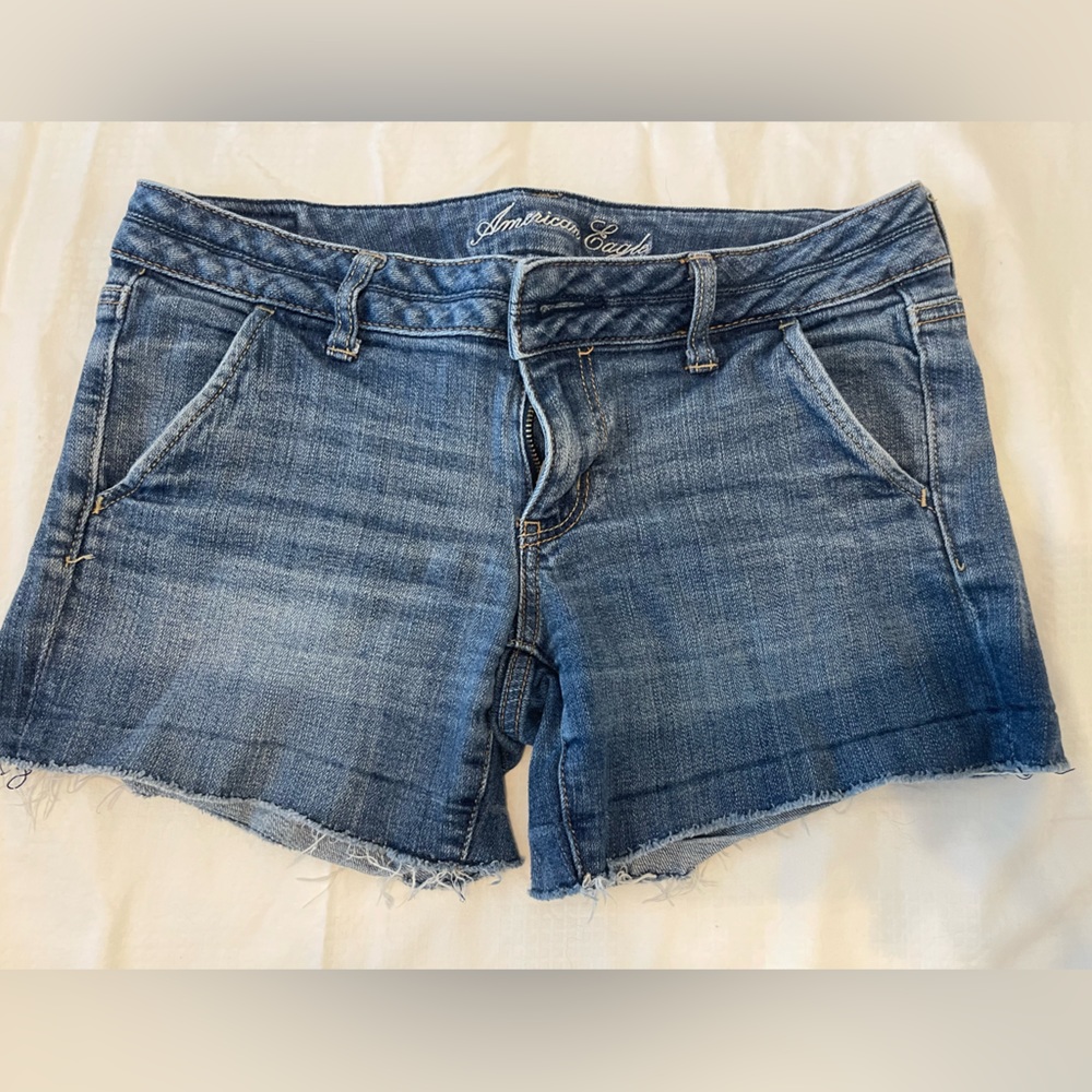 American Eagle cut off denim shorts size 6